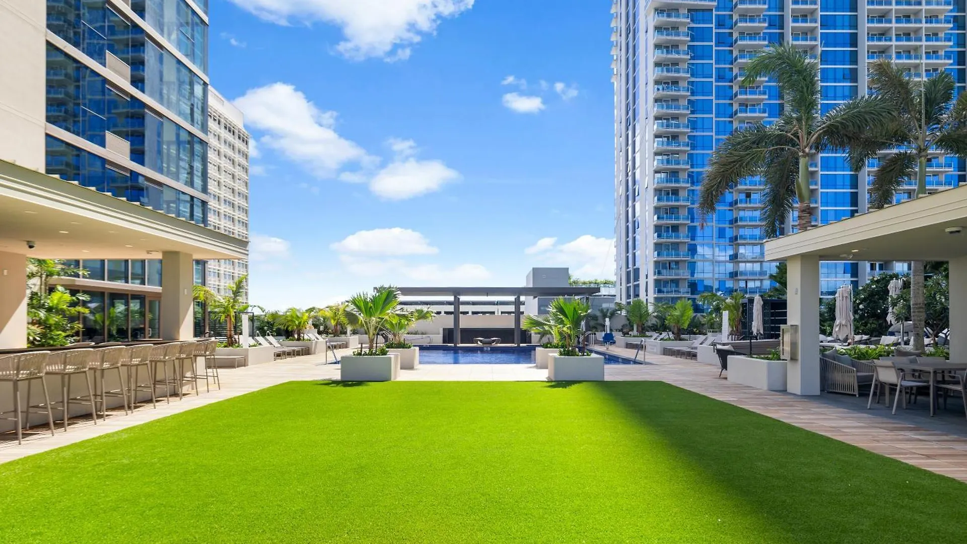 Apartmán New Luxury Penthouse! Sky Ala Moana 2Bedroom Honolulu