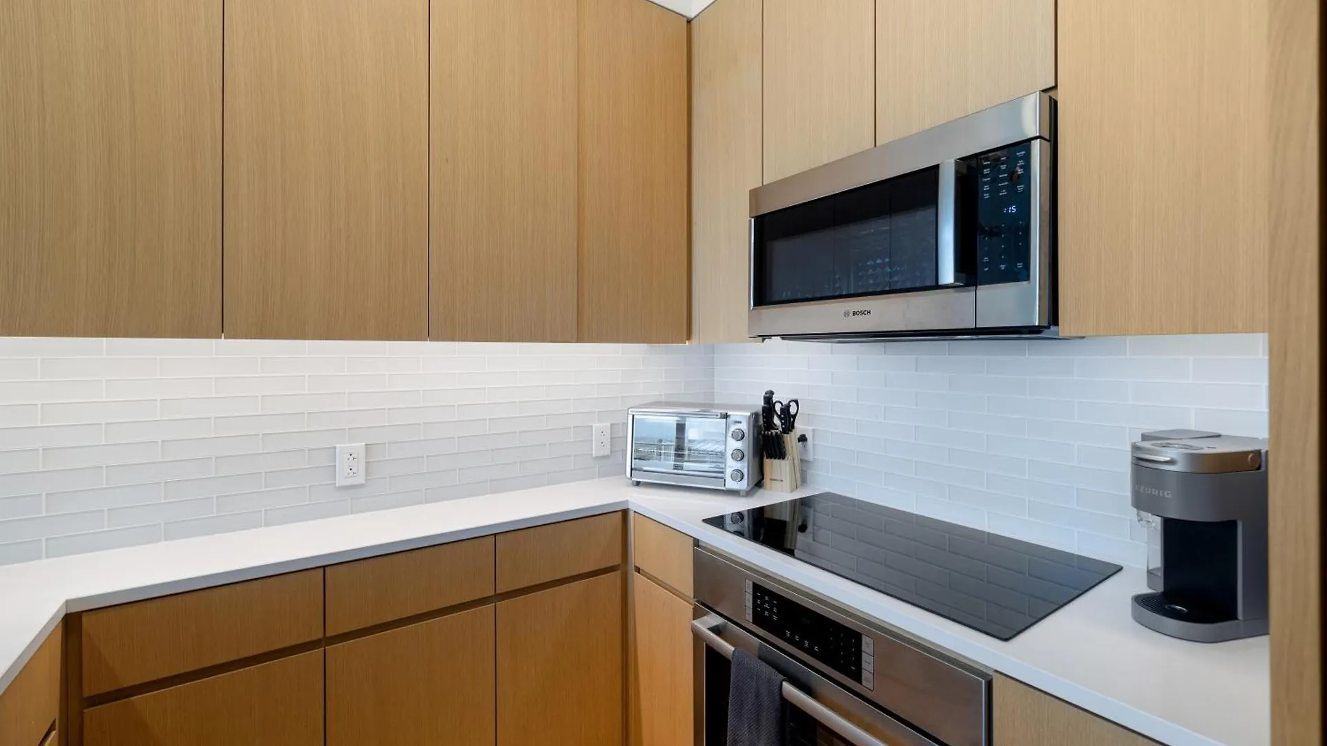 New Luxury Penthouse! Sky Ala Moana 2Bedroom Honolulu 0*,