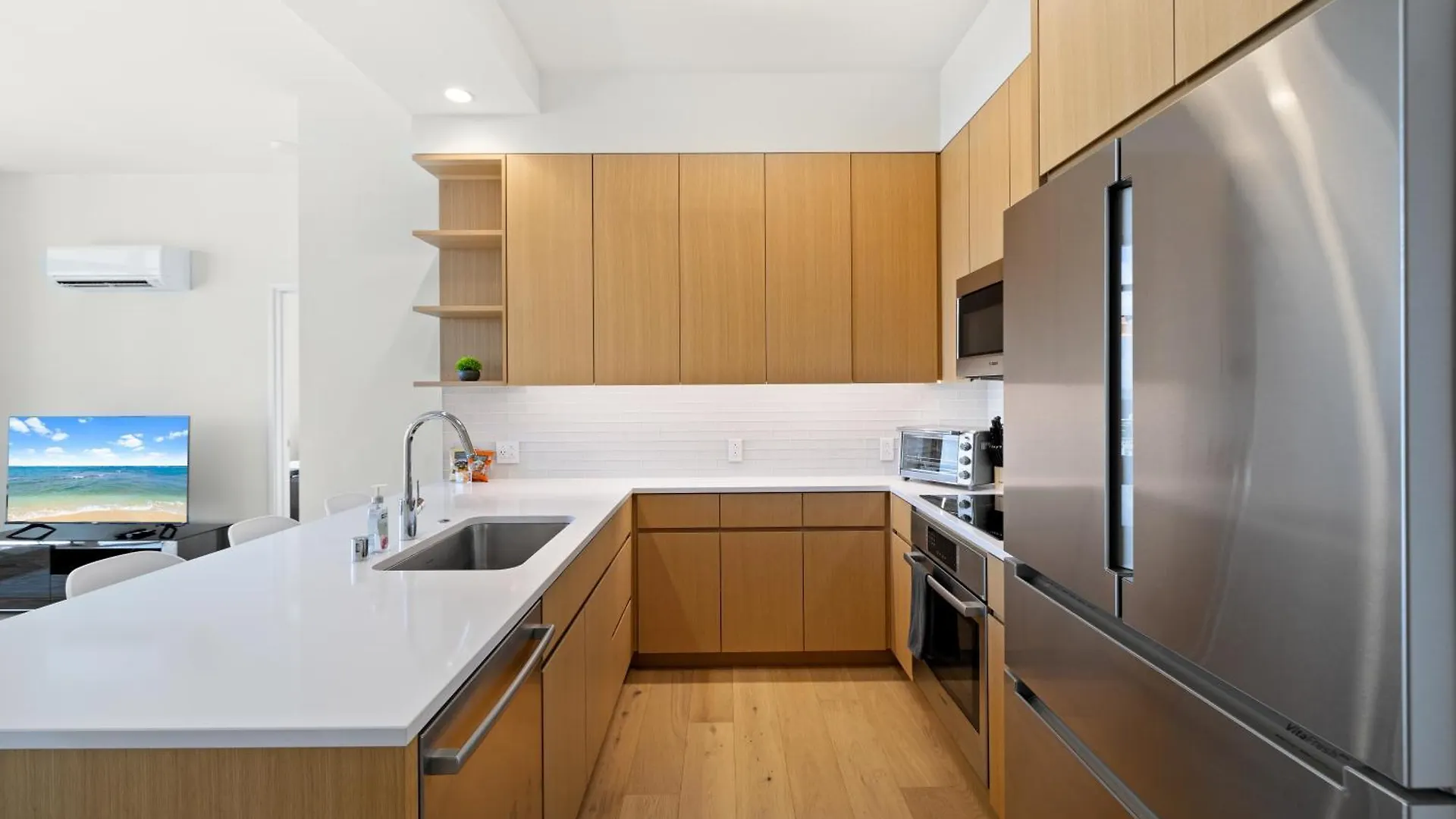 New Luxury Penthouse! Sky Ala Moana 2Bedroom Honolulu USA